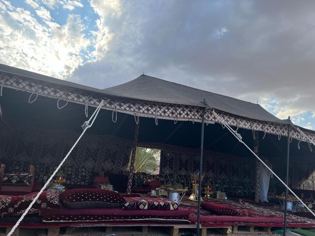 مخيم يمك دروبي Hotel Al-`Ula Eksteriør billede